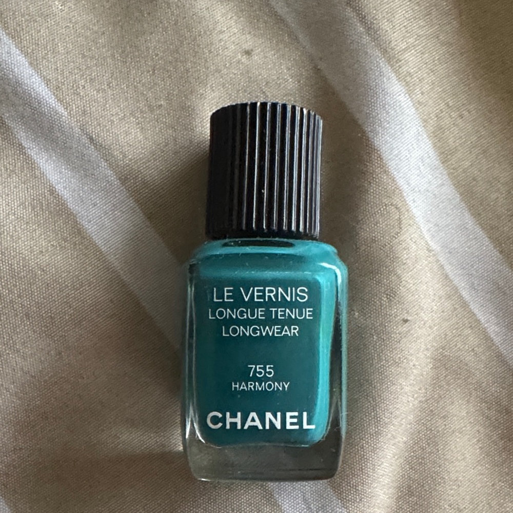 CHANEL Le Vernis Longwear Nail Polish in Harmony